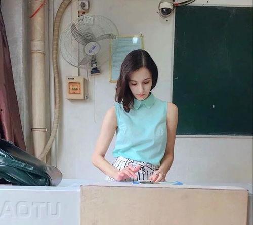 娱乐吃瓜酱大学生活